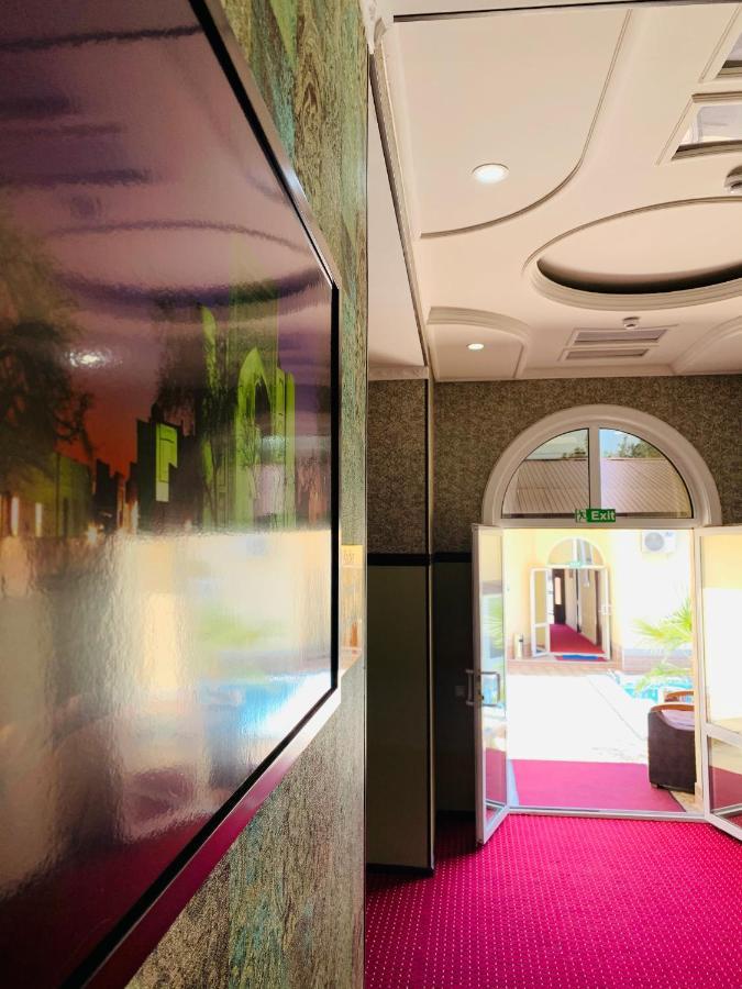 Rahat Inn Hotel Tasjkent Eksteriør billede